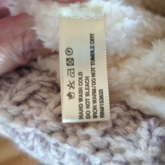 Striped fleece lined pompom hat - Picture 6 of 6